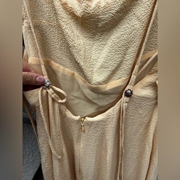 ❌SOLD❌H&M Studio Collection TWIST-DETAIL CRINKLED DRESS in Pastel Yellow - Picture 14 of 16